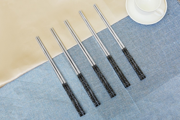 Đũa inox chống ăn mòn, độ bền cao