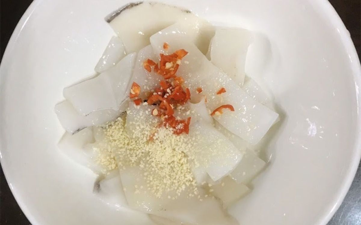 Bước 3: Ướp mực