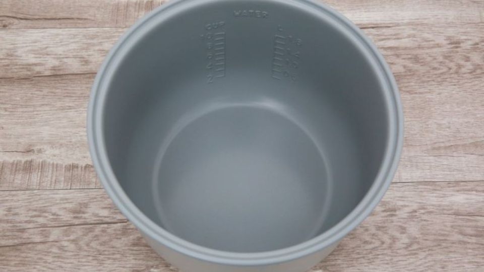 Nồi cơm điện bị dính nước (4)