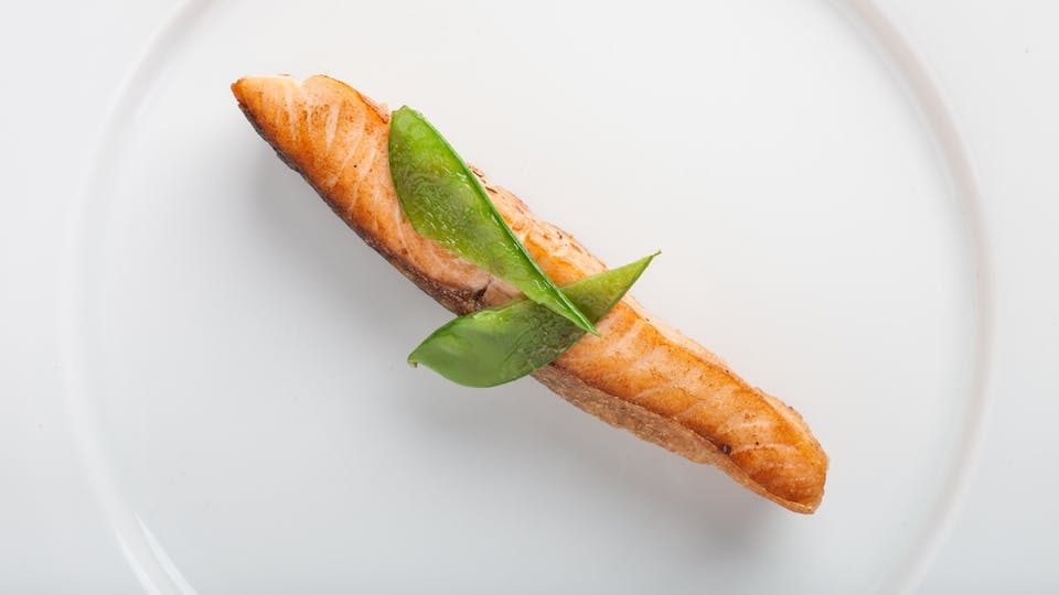 Ăn cá hồi giúp giảm cân