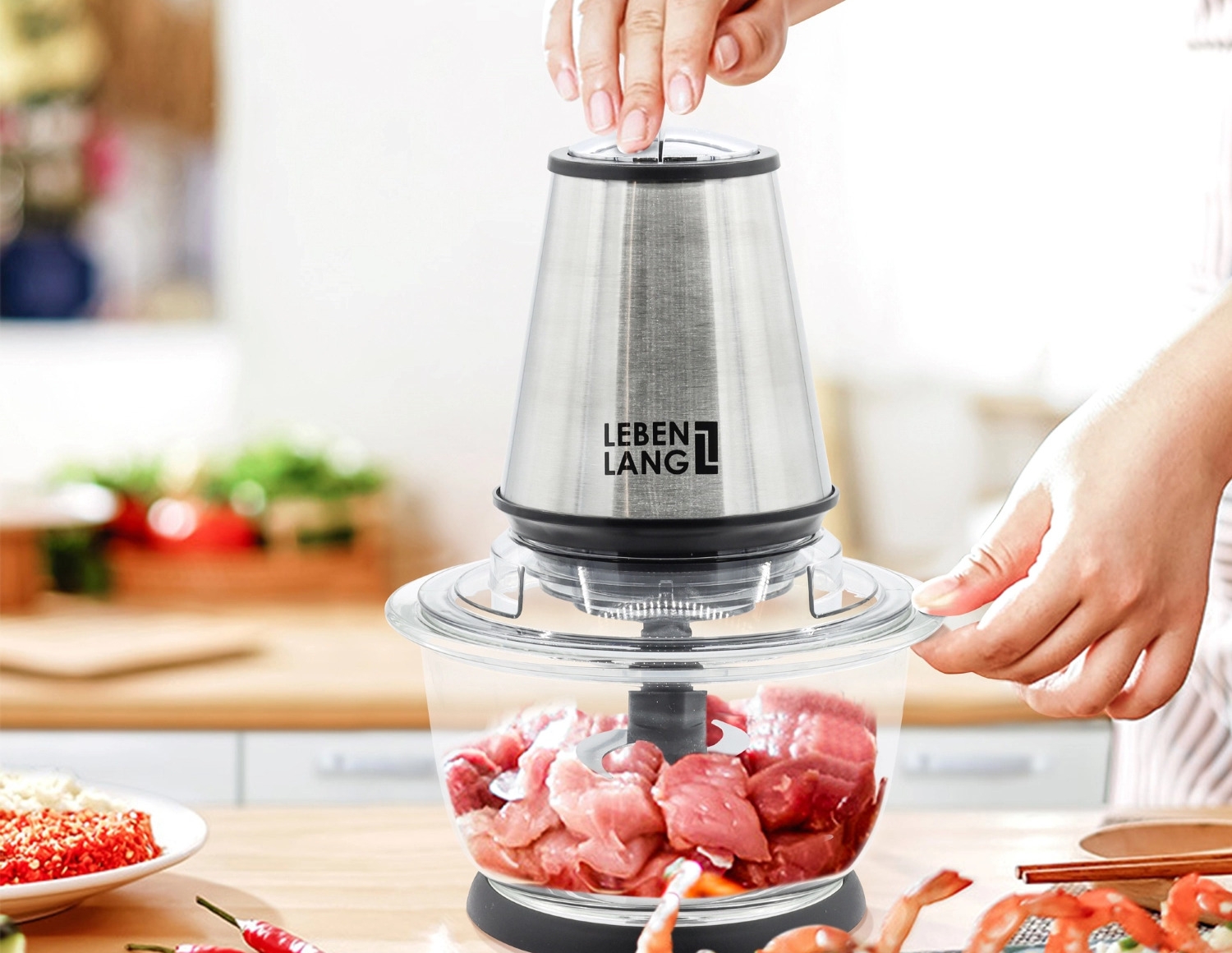 Chỉ với một nút nhấn, bạn đã khởi động thành công máy xay thịt