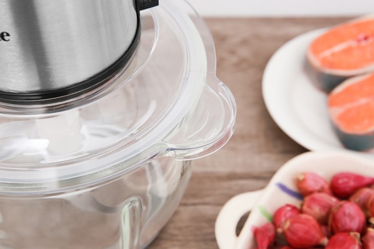 Thiết kế tay cầm liền khối giúp di chuyển thuận tiện