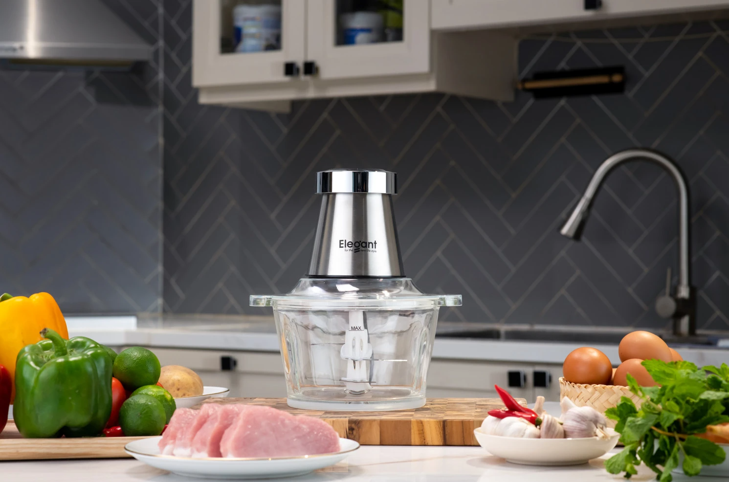 Với thiết kế motor thế hệ mới, máy xay thịt sẽ mang lại sự hài lòng tối đa cho người sử dụng