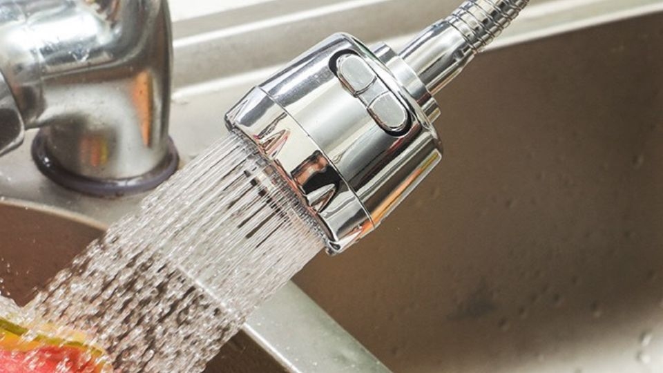 Vòi rửa chén tăng áp là gì? (1)