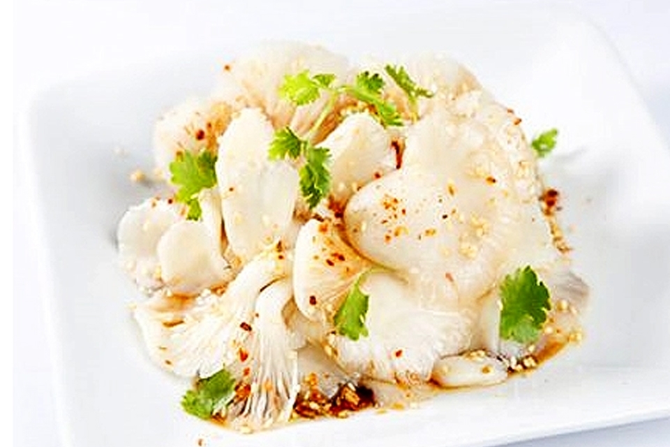 Nấm bào ngư xào mè.