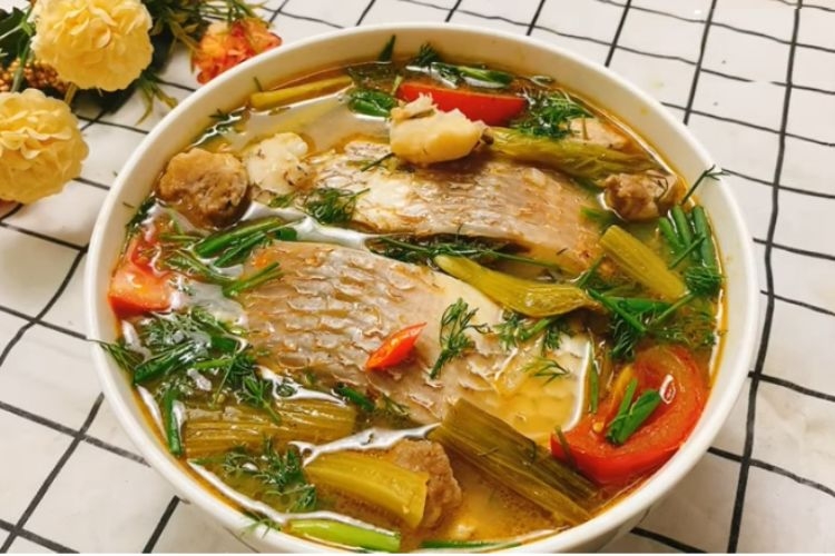 canh dưa chua cá