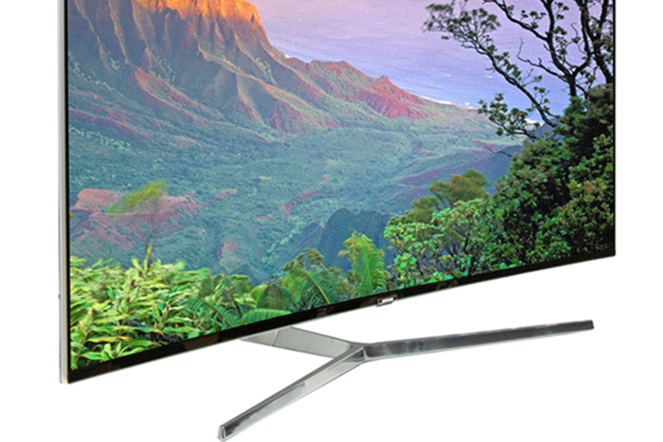 UA55KS9000 gây được ấn tượng với thiết kế màn hình cong siêu mỏng
