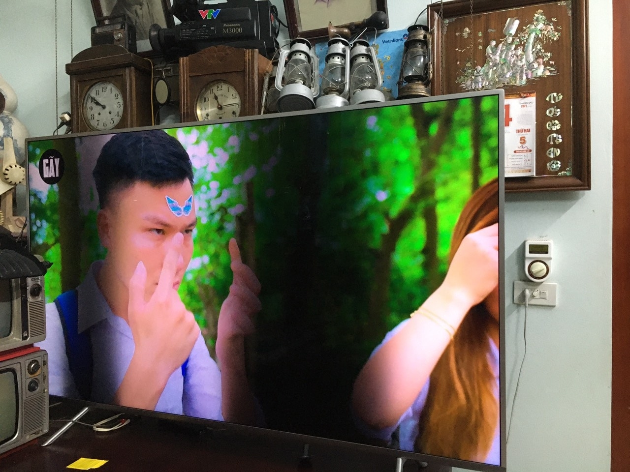 tivi sony bị chia đôi màn hình 12