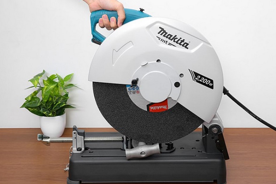 Máy cắt có bệ đỡ an toàn, nâng đỡ.