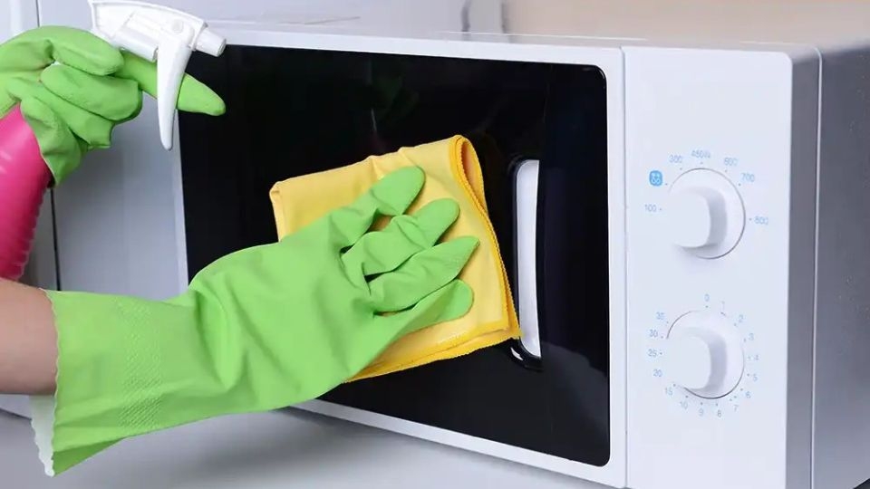 Vệ sinh lò vi sóng