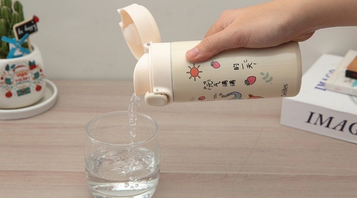 mua bình nước giữ nhiệt cho trẻ
