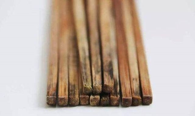Đũa gỗ có vết đen 6