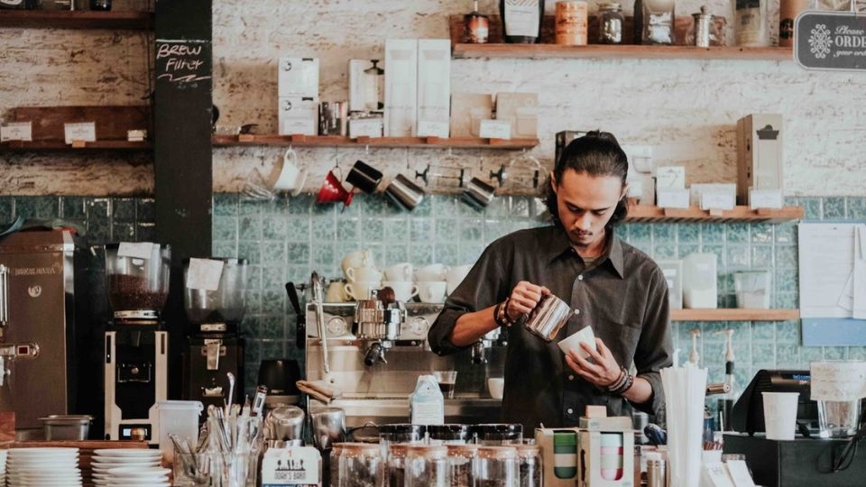 Công việc chính của Barista là sáng tạo nên các loại thức uống từ cafe