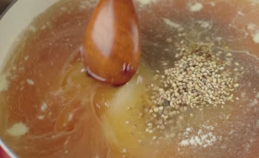 Nấu nước sốt kho cá thu