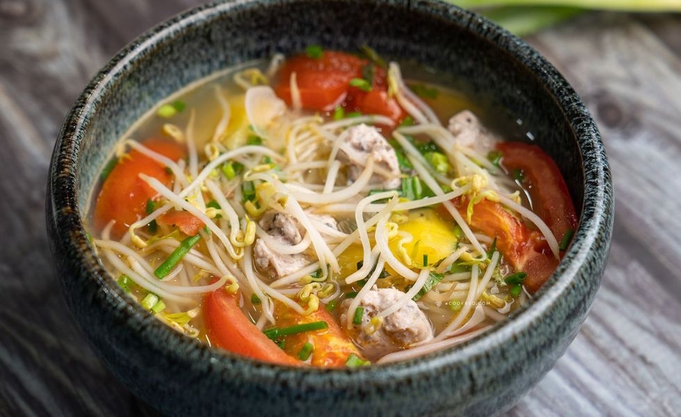 canh giá đỗ cà chua