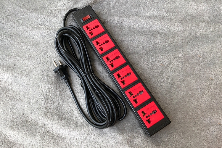 Ổ cắm điện Điện Quang của nước nào? (Hình 7)