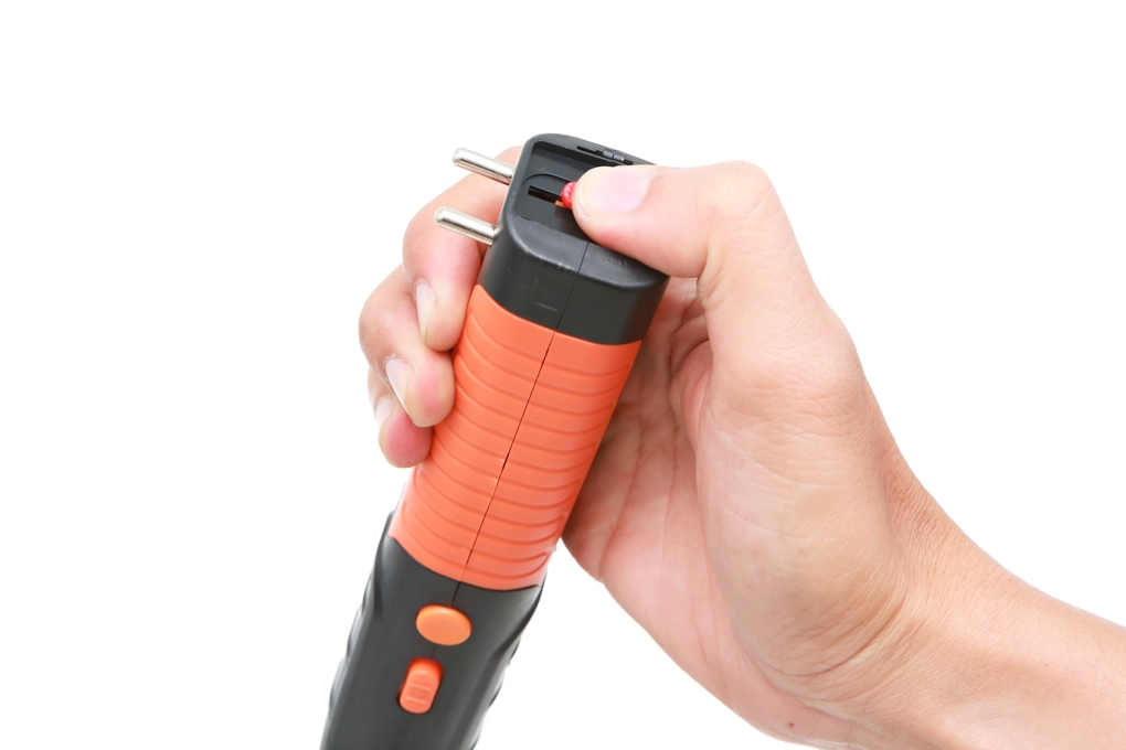 Chốt sạc tiện lợi, an toàn