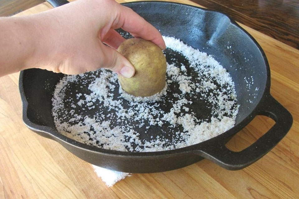 Cách làm sạch chảo chống dính - Ảnh 08