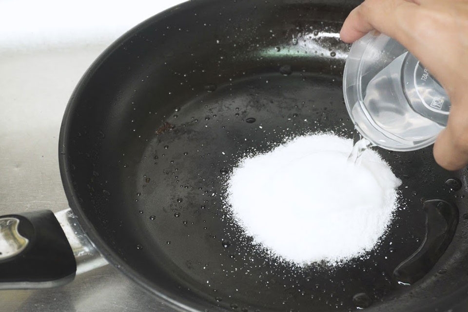 Cách làm sạch chảo chống dính - Ảnh 09