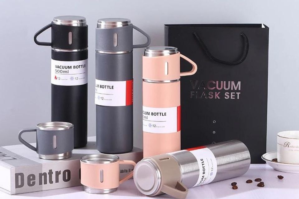 Nên mua bình đựng nước hay bình giữ nhiệt 3