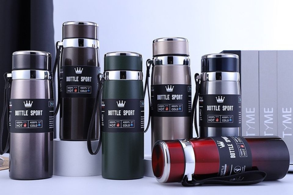 Nên mua bình đựng nước hay bình giữ nhiệt 4