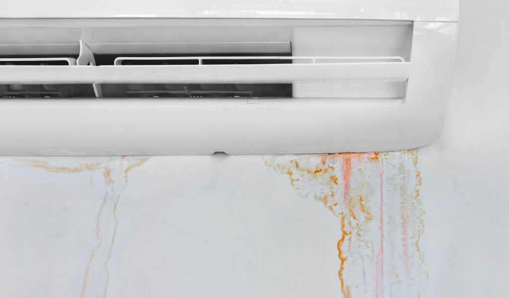 Giải đáp: Máy lạnh chảy nước có sử dụng được không? Nguyên nhân và cách khắc phục 1