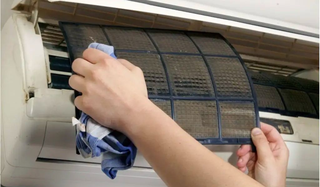 Giải đáp: Máy lạnh chảy nước có sử dụng được không? Nguyên nhân và cách khắc phục 3