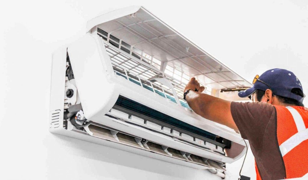 Giải đáp: Máy lạnh chảy nước có sử dụng được không? Nguyên nhân và cách khắc phục 4