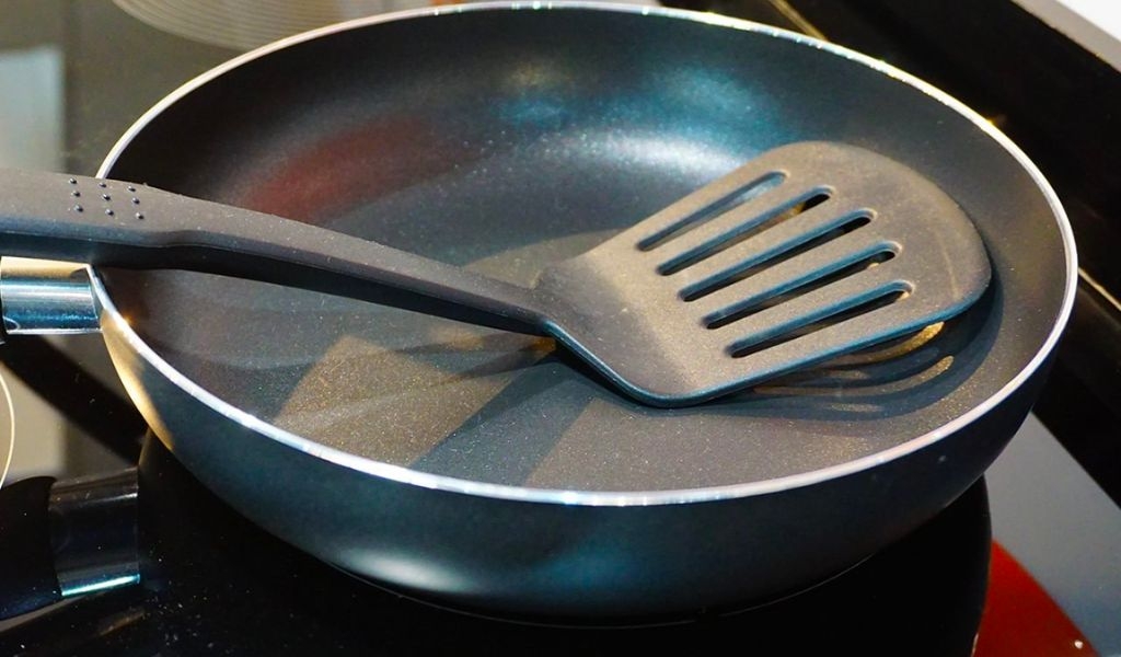 Chảo nhôm chống dính vân đá là gì? Tham khảo các thương hiệu chảo chất lượng tốt, đáng mua 1