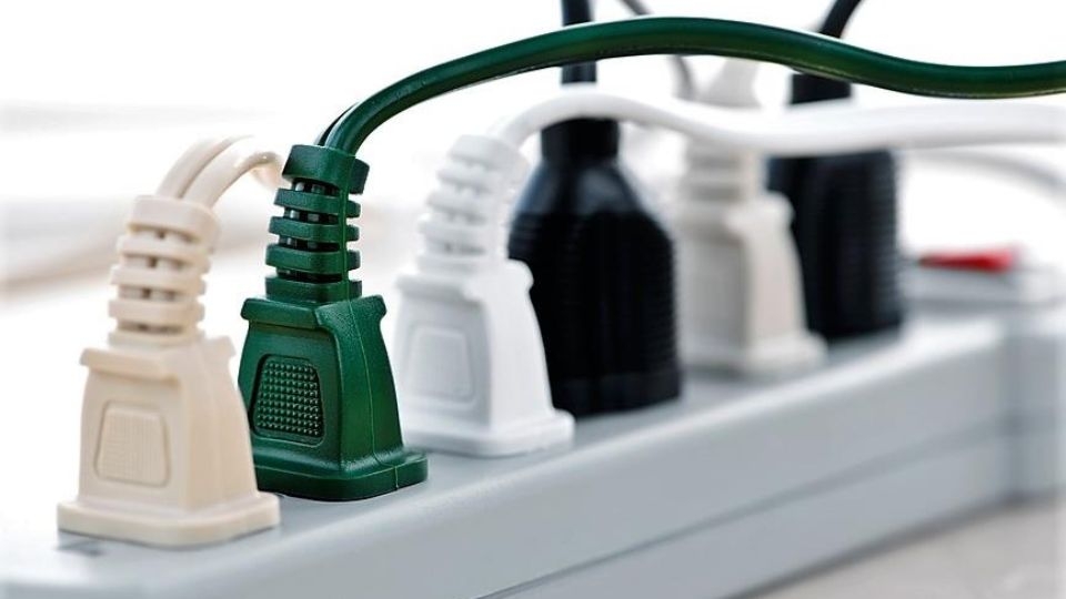 Nguồn điện của máy lạnh bị quá tải