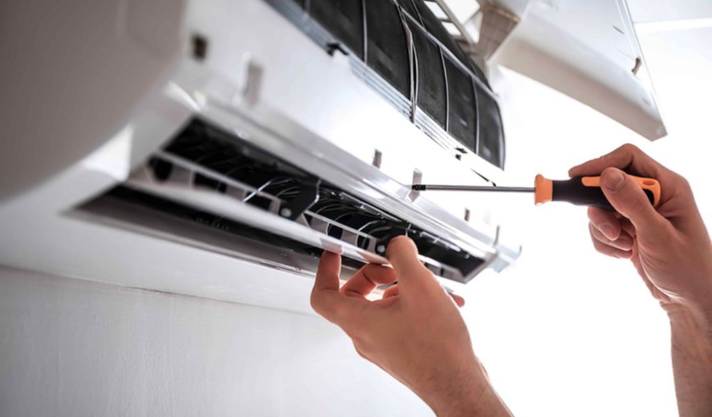 Hướng dẫn tháo lắp máy lạnh Toshiba đúng cách. Những lưu ý khi sửa chữa và vệ sinh điều hoà 2