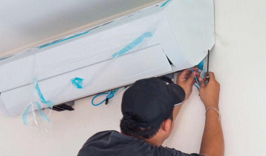 Hướng dẫn tháo lắp máy lạnh Toshiba đúng cách. Những lưu ý khi sửa chữa và vệ sinh điều hoà 4