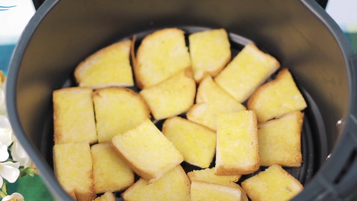 làm bánh ăn sáng bằng nồi chiên không dầu 6