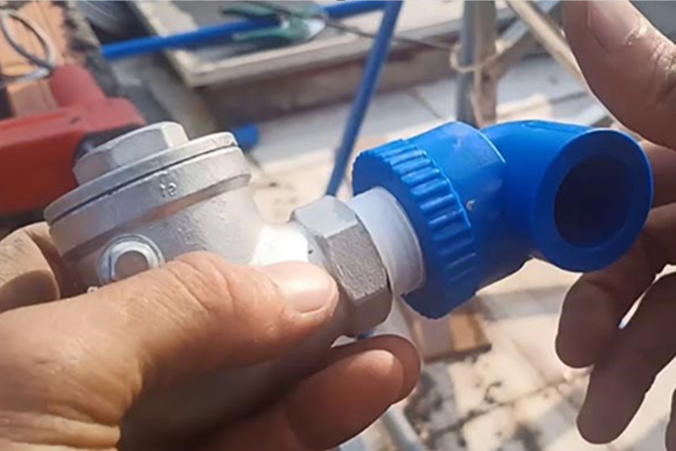 Cách lắp van 1 chiều máy nước nóng năng lượng mặt trời và những lưu ý cần biết - Hình 4