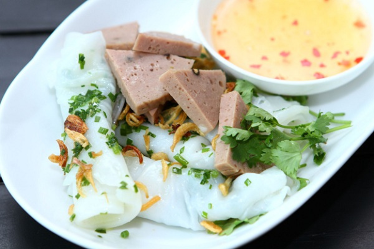 Bánh ướt chả lụa