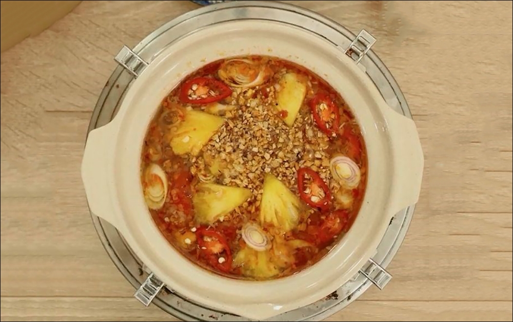 Món lẩu mực đậm đà, thơm ngon