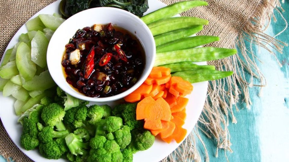 Dùng kho quẹt chấm các loại rau củ quả luộc rất ngon