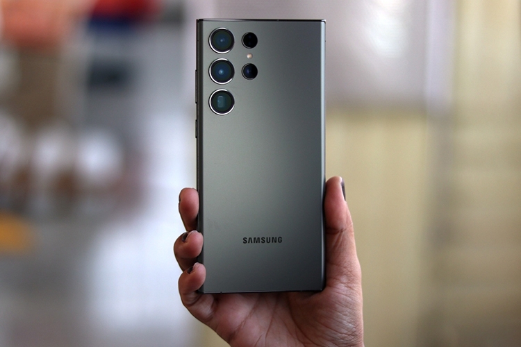 Galaxy S24 Ultra hỗ trợ zoom 5x khi quay video 8K