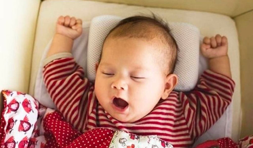 Trẻ bị ho nên nằm quạt hay điều hoà? Lưu ý khi dùng máy lạnh và quạt cho trẻ nhỏ 4