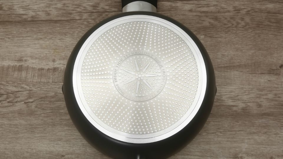 Chảo nhôm sâu đáy từ 28cm chống dính Tefal Only Cook G1646695