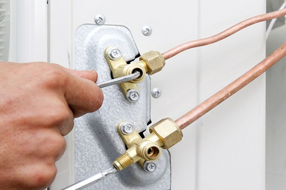 Cách nhốt gas máy lạnh 4