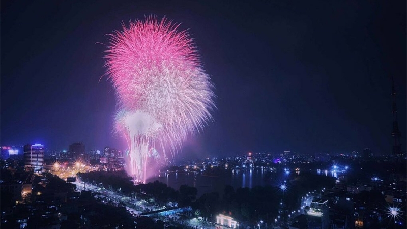Pháo hoa trong Tết Tây 2024 - hình 2