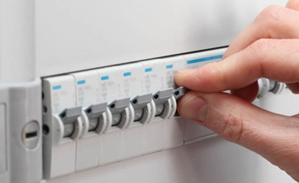 Cách reset máy lạnh Sharp nhờ aptomat