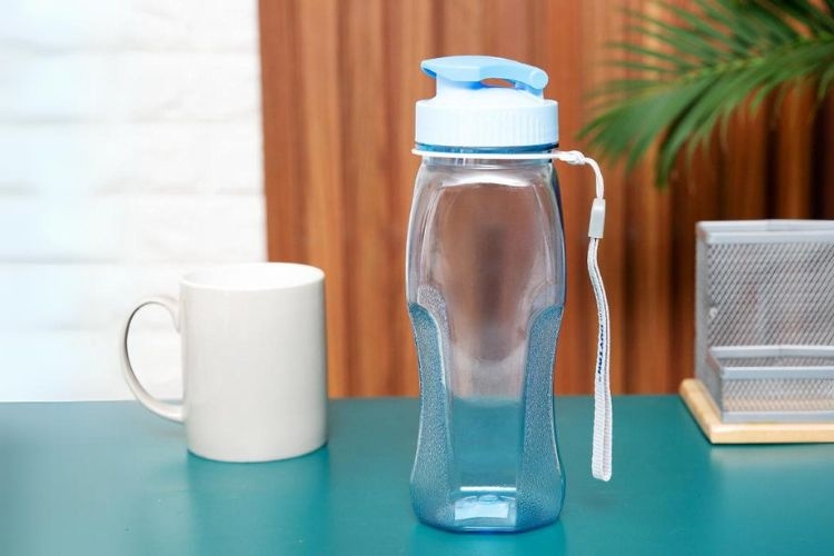 Bình nhựa Duy Tân là thương hiệu quen thuộc của người Việt