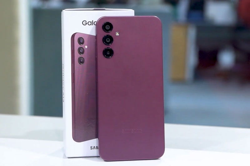 Tết Dương lịch 2024 nên mua điện thoại màu gì 3