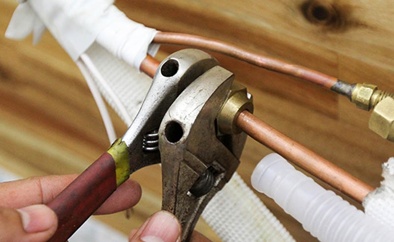 Khắc phục ống đồng điều hòa bị móp méo hoặc bị gập