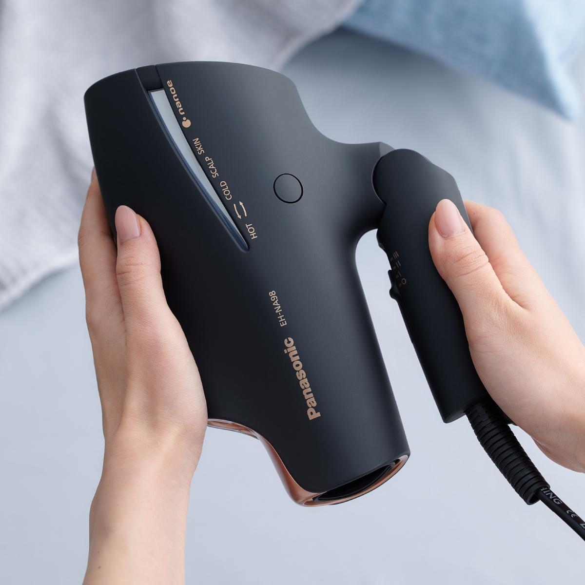 cách tháo máy sấy tóc Panasonic 2