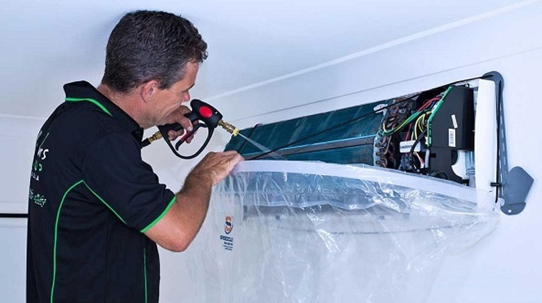 Vệ sinh máy lạnh Mitsubishi cực đơn giản, thao tác nhanh chóng có thể làm ngay tại nhà 1
