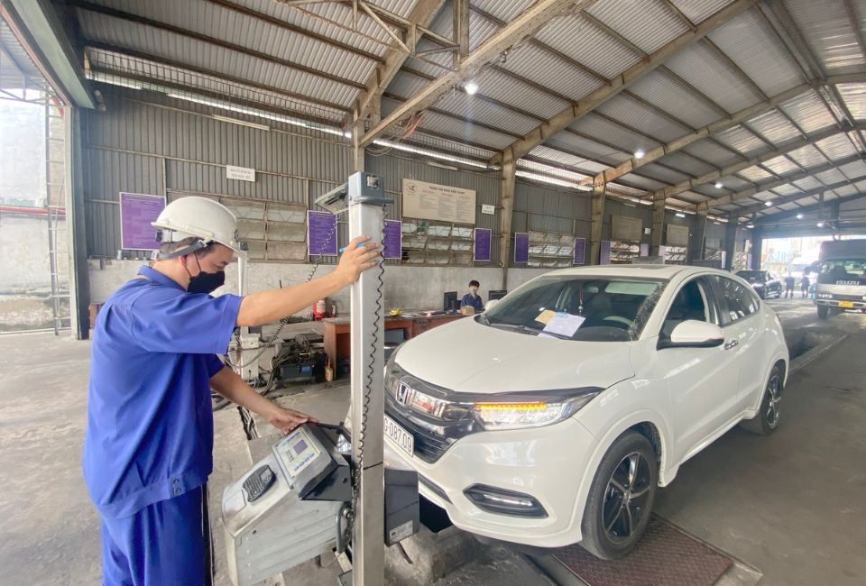 Nghề kiểm định viên tại các trạm đăng kiểm ô tô