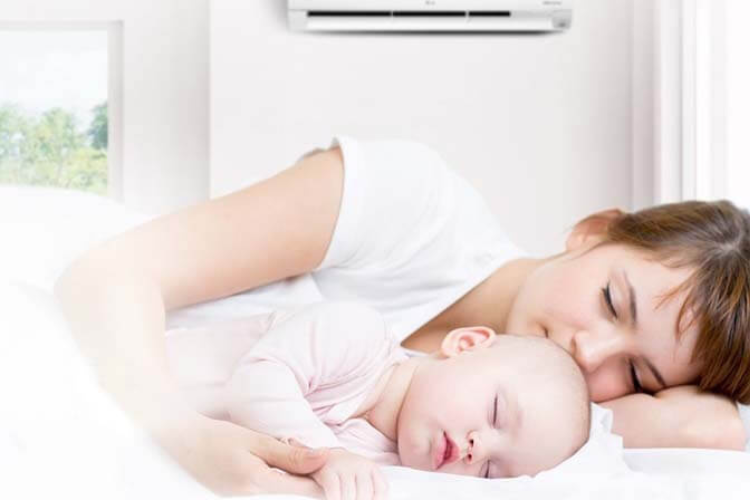 Nếu thời tiết không quá nóng hoặc quá lạnh, tốt nhất chỉ nên bật quạt và để phòng thông thoáng